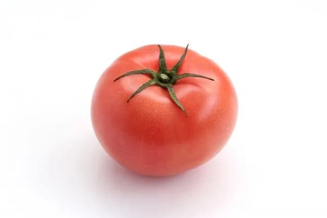 トマトが一個400円、平年と比べて4割も上昇