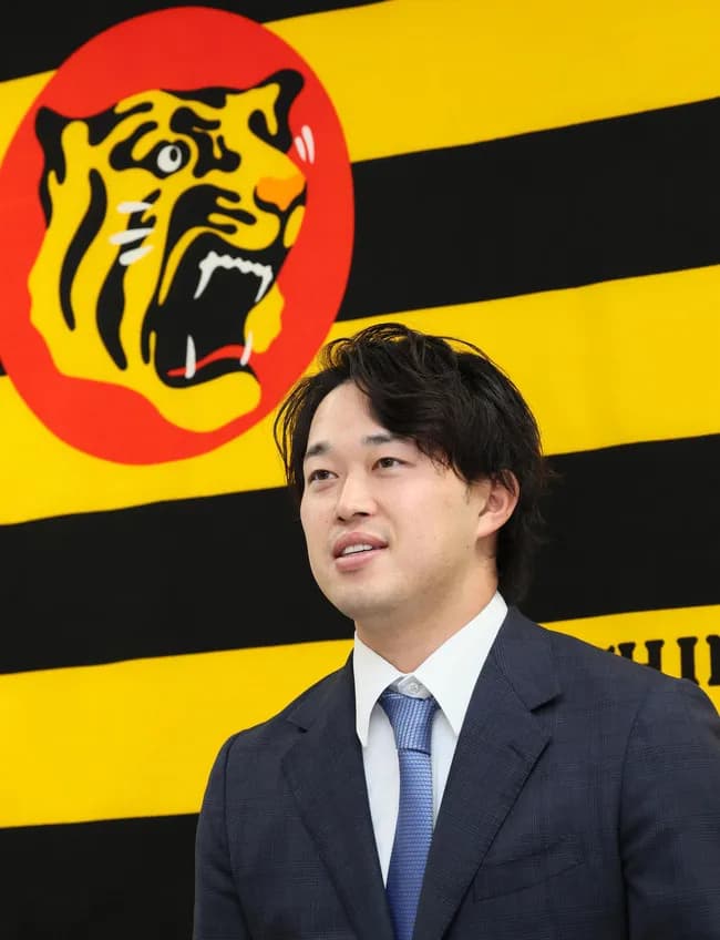 【阪神】現役ドラフトでヤクルトから移籍の浜田太貴が入団会見「（年間本塁打）２ケタ打ちたい」　