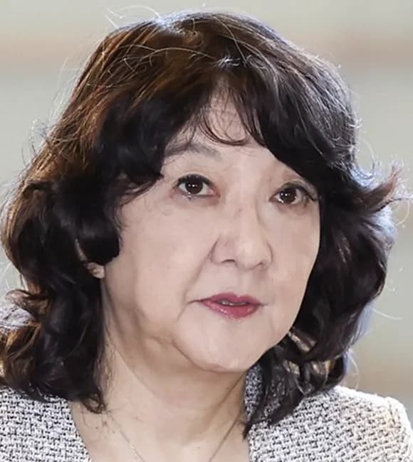 【悲報】片山さつき、謎の資金で自著を4500冊購入して印税ゲットしていた疑惑が浮上・・・・・・