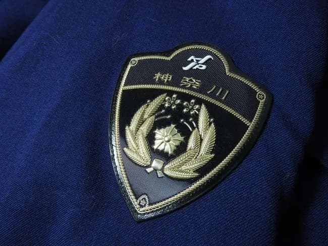 【感動】男「今捕まったらクビになる！見逃して！」警官「はぁ…今回だけだぞ？」男「ありがとう…！」