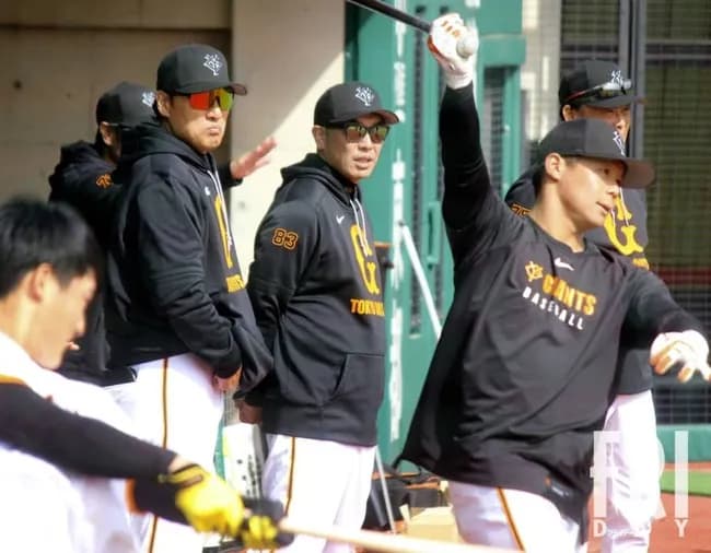 【悲報】巨人李承燁コーチ、阿部のバント野球に共鳴していたｗｗｗｗｗｗｗｗｗ