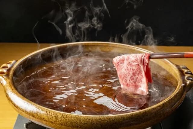 しゃぶしゃぶってお湯でやるんか？