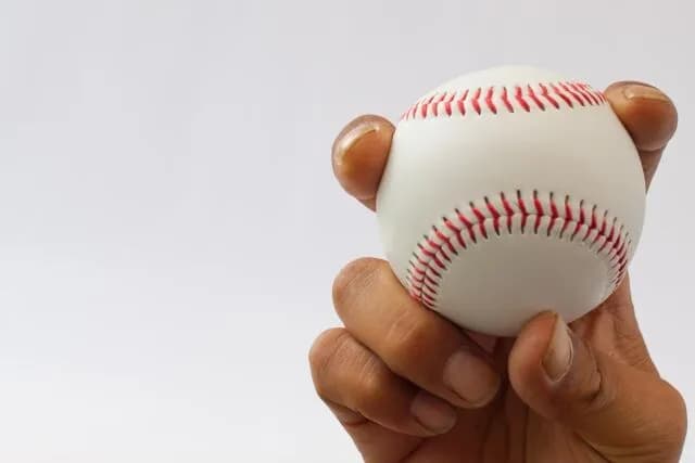 データ分析「フォークボールは全球種で1番空振率と被打率が優秀です」←じゃあこれだけ投げれば？