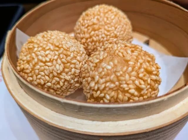 【悲報】中華料理、デザートの選手層が薄すぎる