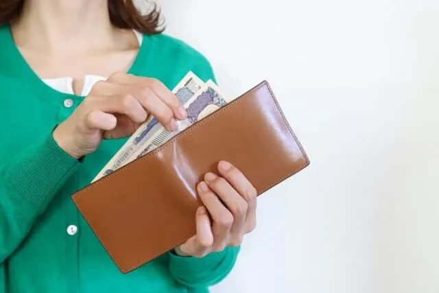 【悲報】女さん驚愕「財布を出したら本当に払わされた」