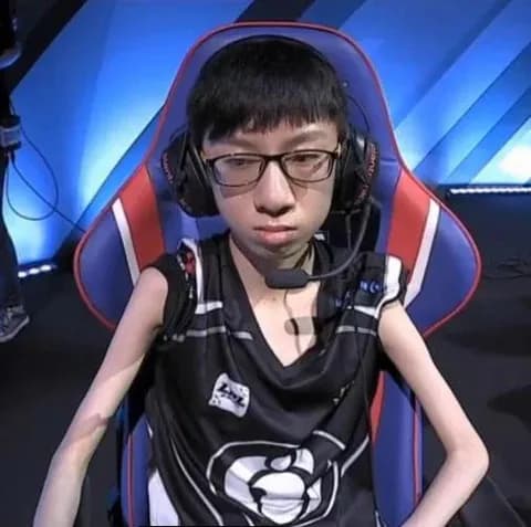 【画像】eスポーツファンってこういう奴を神様のように崇めてるの？