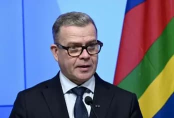 【悲報】フィンランド首相、つり目騒動で「日本の皆様にお詫びします」・・・・・・・