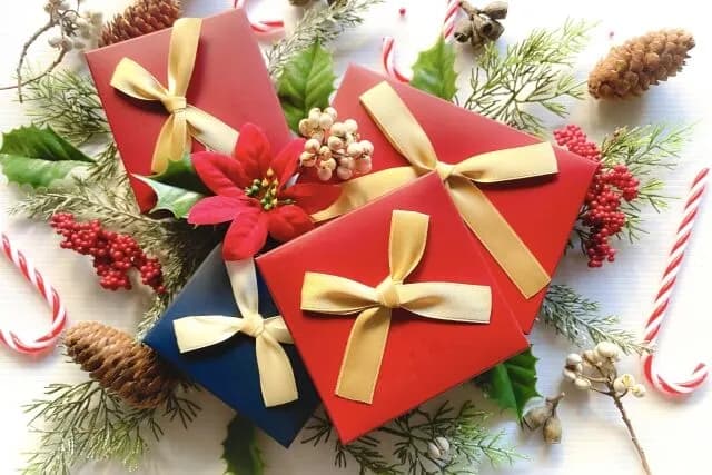 村上宗隆「もうすぐクリスマスか…」　👈届きそうなプレゼント