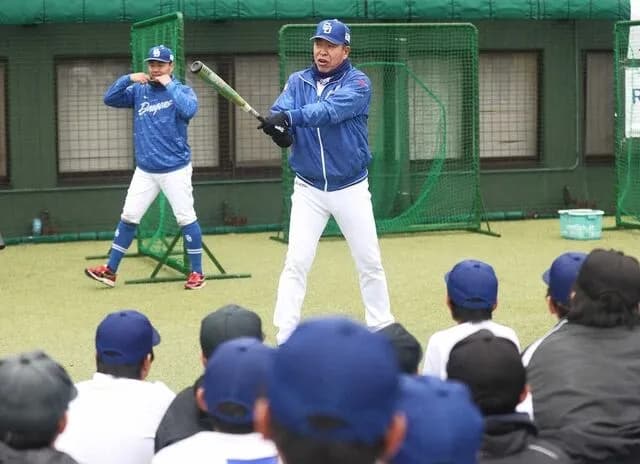 中日・井上監督が小中学生に「中日に憧れてほしい」と指導！来季はチーム500得点目指す！