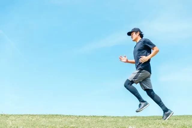 朝10kmぐらい走ってるおじさんいるでしょ？