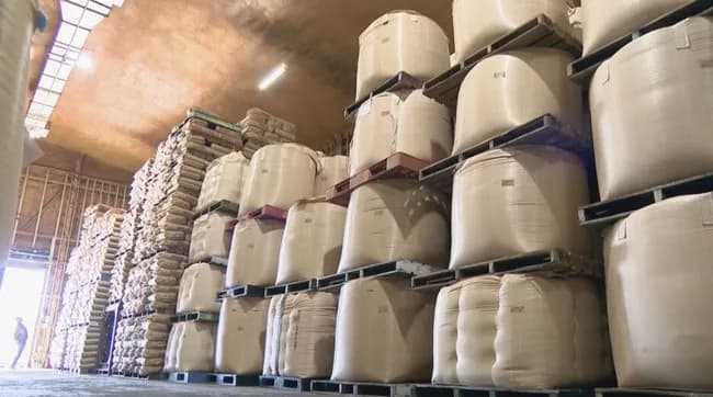 【朗報】お米さん、高すぎて在庫の山になっていた♥