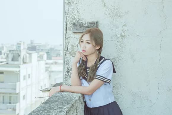 【悲報】女子高生と添い寝をして胸部を触った学校職員、懲戒免職ｗｗｗｗｗｗｗｗｗｗｗｗ