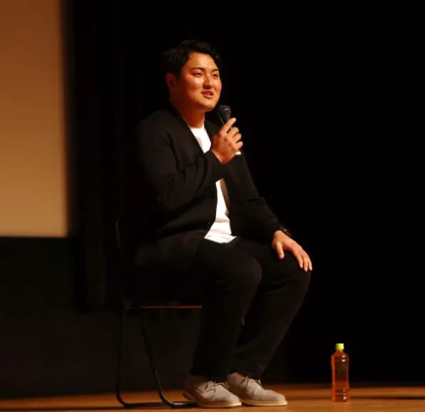 ホークス１位の米スタンフォード大・佐々木麟太郎がサプライズ登壇でどよめき