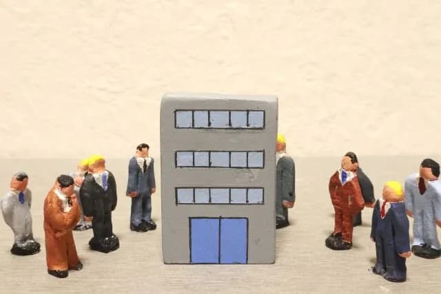 日本人「会社への忠誠心」が全世界ダントツで最下位、終身雇用なのになぜ🥲