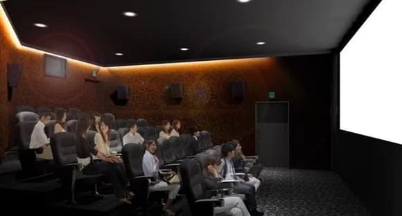 【画像】サマーウォーズ監督最新作、変な間取りの映画館で上映されてしまうｗｗｗｗｗｗ