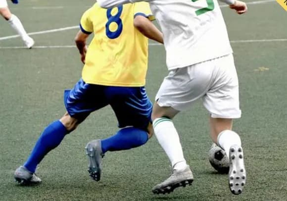 【疑問】サッカーって「2点シュート」を作ったらもっと面白くなるんやない？ｗｗｗｗｗｗ