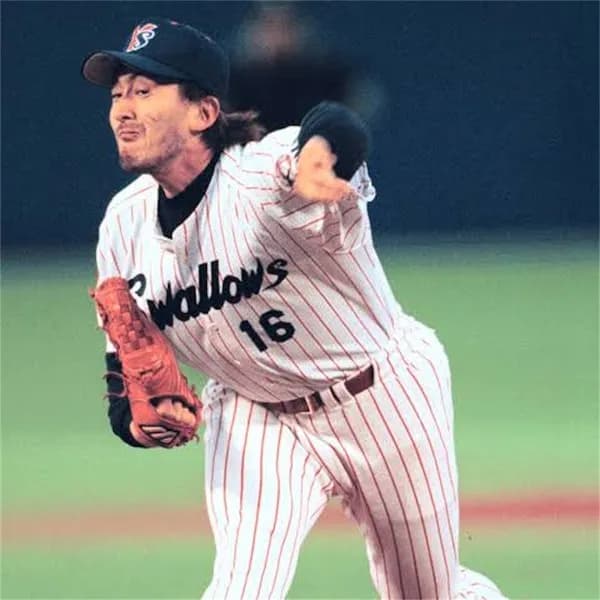 お前らが野球見始めた頃にヤクルトで活躍してたピッチャー