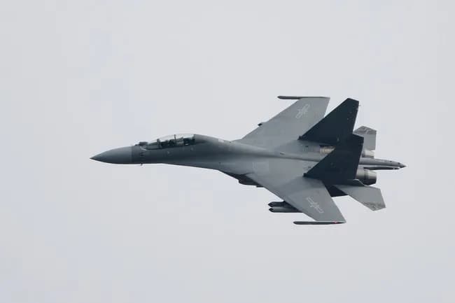 【悲報】中国製の戦闘機、ガチで強そうｗｗｗｗｗｗｗｗｗ