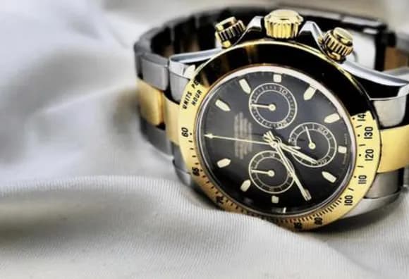 【疑問】金手にしたらまず初めに高級時計を買わない男ってなんなの？ｗｗｗｗｗ