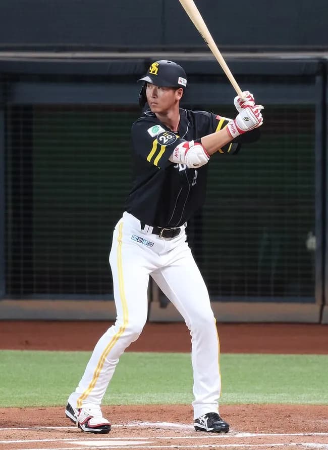 巨人からソフトバンク行った秋広って打者に転向させるより投手のままで良かったんじゃね？