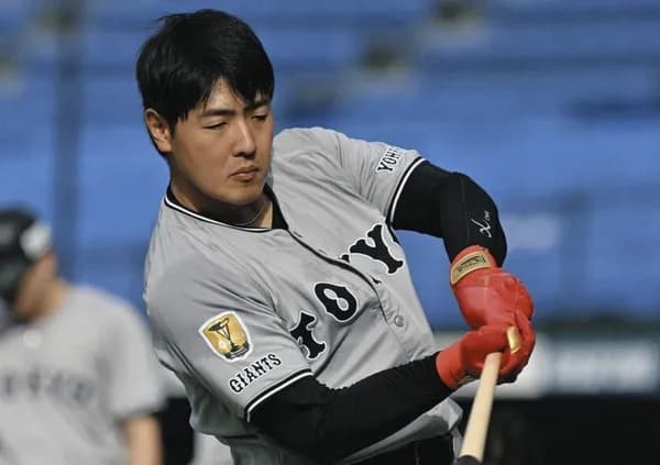 ヤクルト「1番脂の乗った歳の村上売ります！→譲渡金10億」巨人「海外FA前年の岡本で→譲渡金17億」