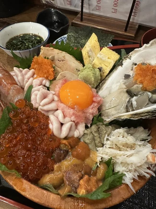 【画像あり】「これは痛風になるわ」と言われているの３８００円の海鮮丼がコチラ