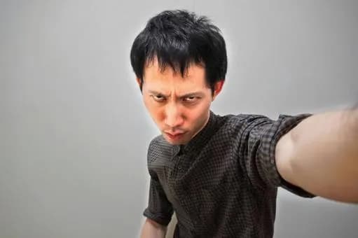 【朗報】肩ドンヤンキー「おい、待てやこら！」ワイ(身長999km体重999kg肩幅999km)「あ？」