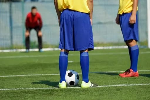 【疑問】サッカーのpkって上の角狙う練習すれば良くない？ｗｗｗｗｗｗｗｗｗｗｗｗｗｗｗｗ