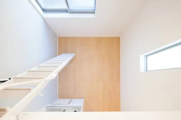 【悲報】居住者「ロフトは糞」「ロフトはやめとけ」住宅会社「ロフト物件めっちゃ売れるやん！建てまくろ！」