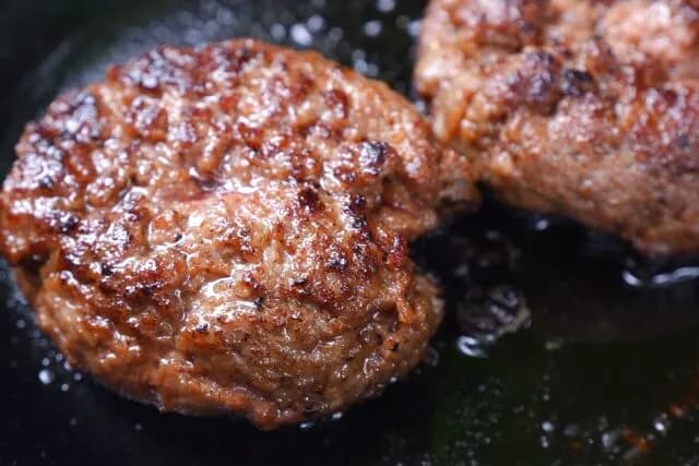 今年、ほとんど自炊でハンバーグ→ドリア→天ぷら→ハンバーグの繰り返しだわ