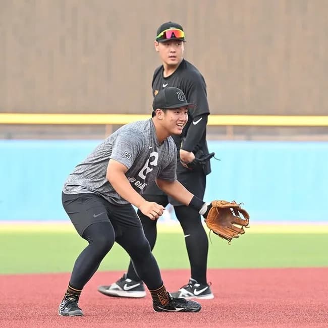 【巨人】岡本和真の〝後釜〟問題　チーム内から２年目・石塚裕惺を推す声「もう、なるしかないと思う」