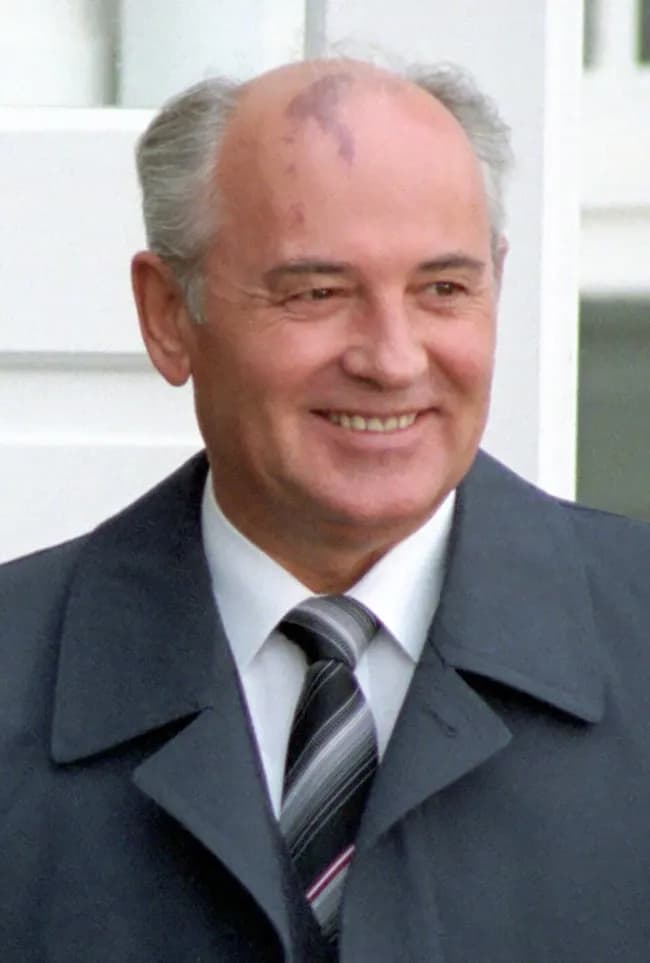 「ゴルバチョフ書記長」より語呂が良い人名＋役職セット