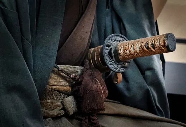 日本刀以外でジジイに似合う武器