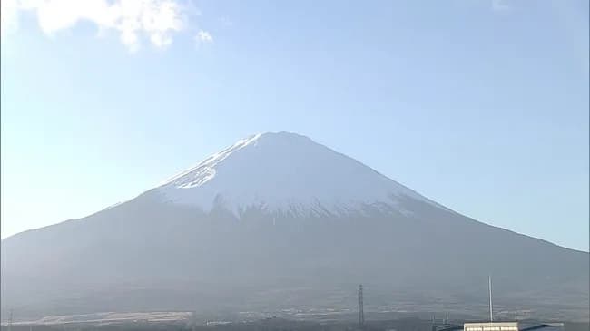 閉山中の富士山 男性が救助求める