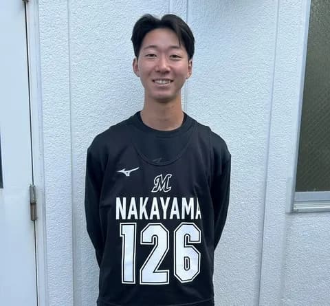 画像　ロッテ育成ドラ１中山優人、めっちゃ首が長い