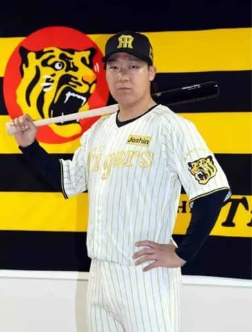 阪神　「チャンピオンユニホーム」をお披露目　ゴールド基調で統一　コンセプトは「伝統×王者（強さ）」　ホーム＆甲子園開幕の２カードで着用