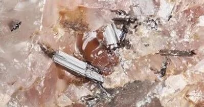 群馬県でレアアース鉱床が見つかる