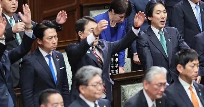 国会「解散！」国会議員「はんざーい！ばんざーい！！」