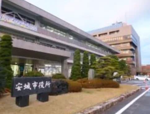 【悲報】愛知の職員、生活保護申請に来たブラジル人に「入管へ行けブラジルに帰れ」と暴言・・・・・・・