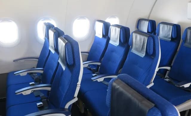 【画像】パリーグTV「これから8時間のフライト、どの席を選ぶ？」