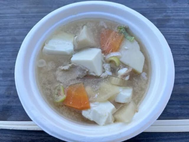 【悲報】自治会「お前に食わせる豚汁はない」7歳児が厳しい現実を教えられる