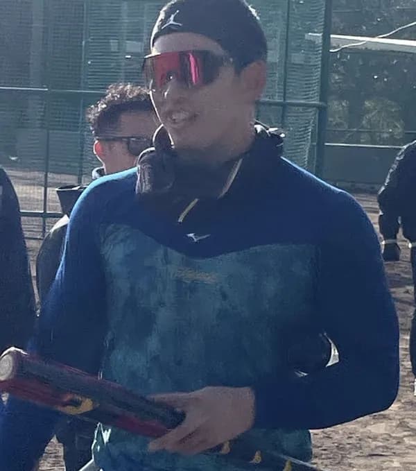 新選手会長の栗原陵矢、丸刈りで気合十分「責任感を持って」