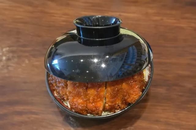 ドラフトはクジの代わりに量がバラバラの飯を選んで一番最初に完食したチームに交渉権を与えよう