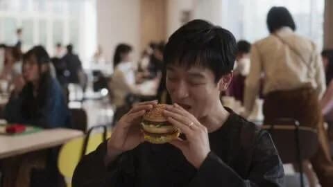 【悲報】半沢直樹さん慶應卒だったww