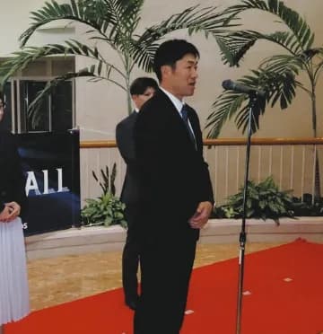 DeNA、1軍春季キャンプを行う沖縄県宜野湾市入り　相川新体制のテーマは「24時間365日やり続ける」