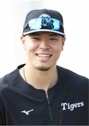 【阪神】130ｍ弾も！佐藤輝明スッキリ８発「剃った方がかっこいい」祖母助言で口ひげさっぱり