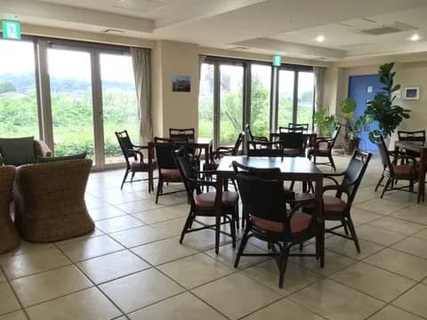 給料安い奴って、将来親の老人ホーム代どうする気なの？