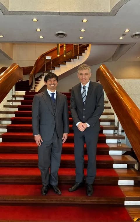 前ロッテ荻野貴司がチェコ共和国大使館を訪問「日本野球界のスター」