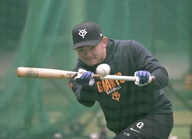 【巨人】朝から「特バント」！増田陸、萩尾匡也、岡田悠希が早出練習