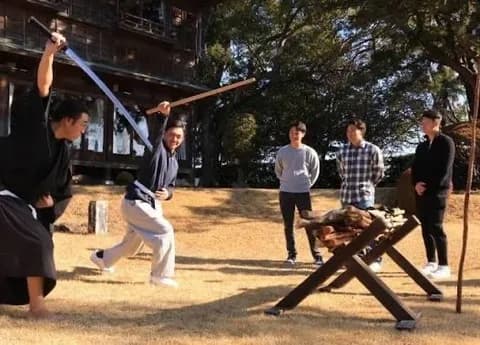 画像　ロッテの新人4投手が剣術稽古www